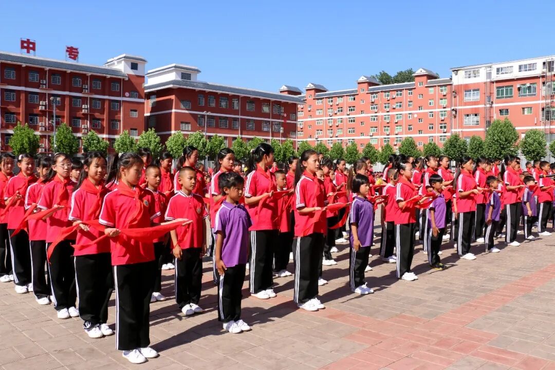 嵩山少林小龙武校招生:文武双修铺就孩子多元成才路 嵩山少林小龙武校招生:文武双修铺就孩子多元成才路