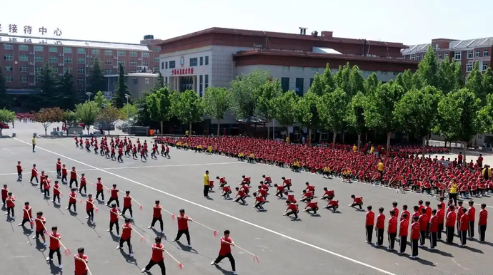 送孩子来嵩山少林小龙武校，文化武术双修成就硬核未来