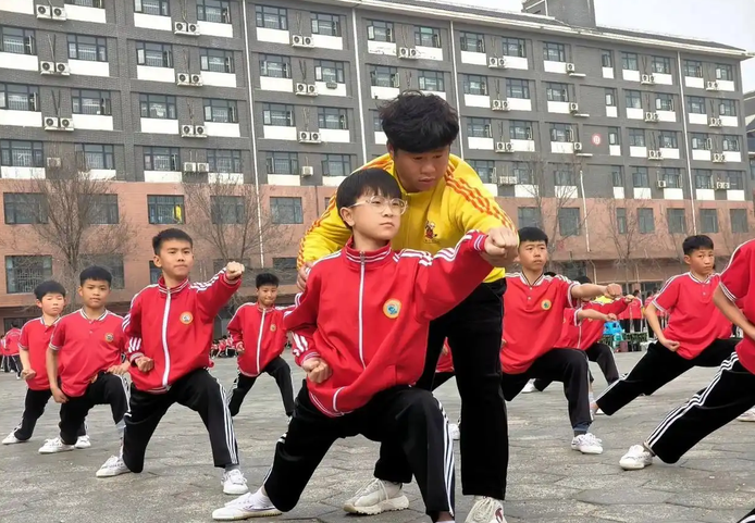 嵩山少林小龙武校：文武双修，铺就孩子多元成才之路