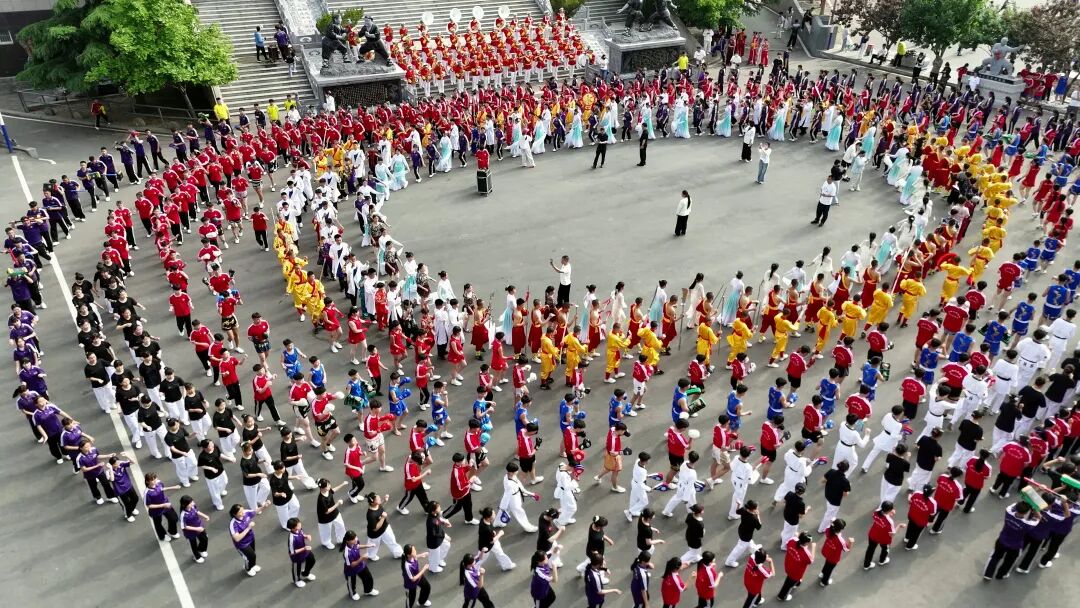 嵩山少林小龙武校:练武习德修品性,文武双修铸未来 嵩山少林小龙武校:练武习德修品性,文武双修铸未来